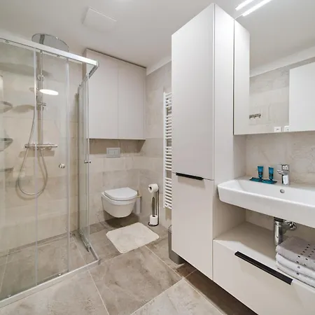 Bohemian Glow Of Krumlov Apartment