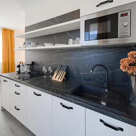 Bohemian Glow Of Krumlov Apartment *